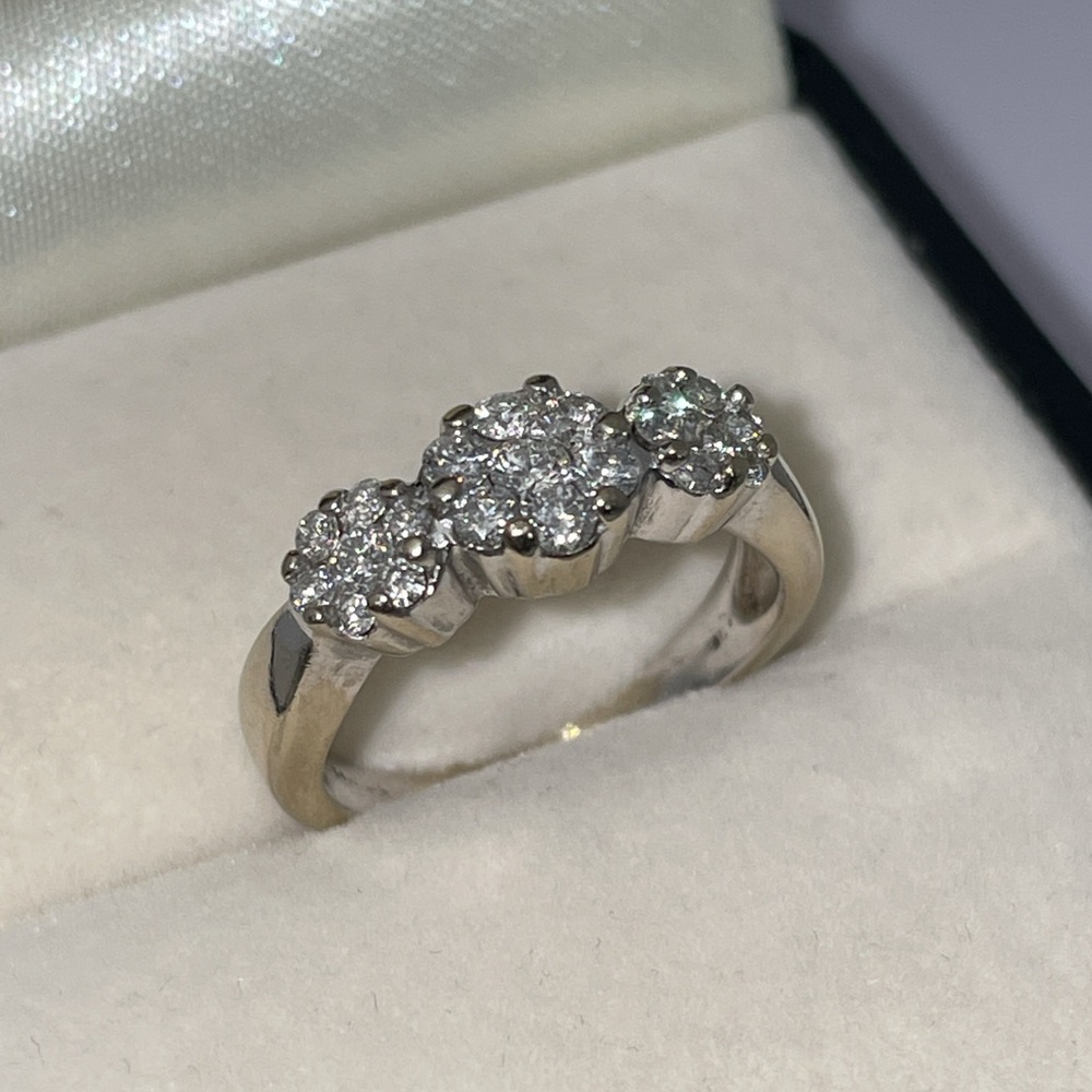 Real Solid 14K Natural Diamond Floral Flowers Floral Cluster Trio Ring Vintage